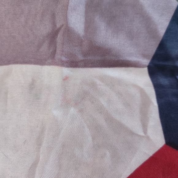 Colorful Geometric Pattern Scarf - Picture 3 of 8